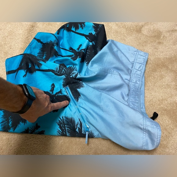 Board Shorts Men’s Swim Trunks Blue Tropical Palm Trees - size Large 36” waist L - Picture 5 of 9